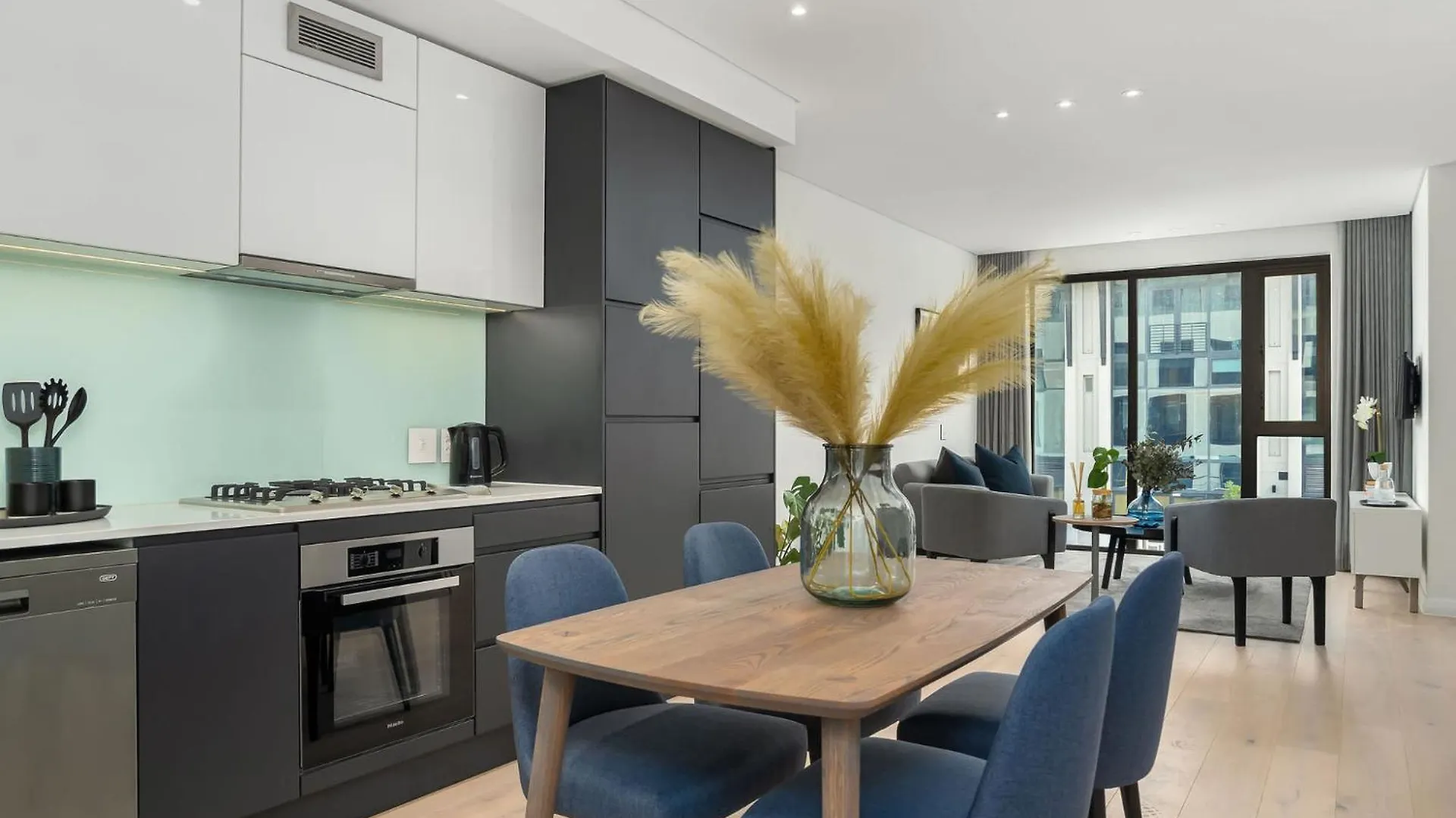 Old Cape Quarter 1 Bedroom Units Cape Town 0*,  South Africa